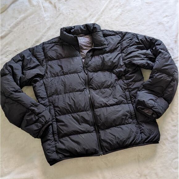 Uniqlo Black Ultra Light Down Wide Quilt Puffer Zip Jacket, size M - Picture 8 of 9
